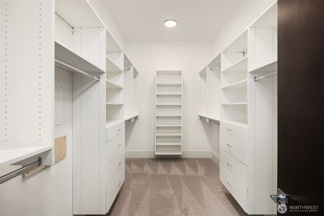 369 3rd Place NW, Issaquah, WA 98027