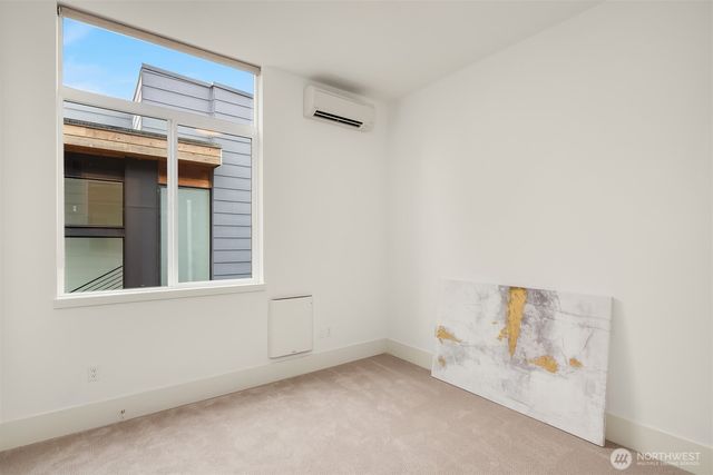 369 3rd Place NW, Issaquah, WA 98027