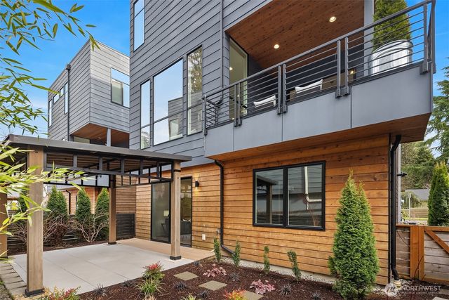 369 3rd Place NW, Issaquah, WA 98027