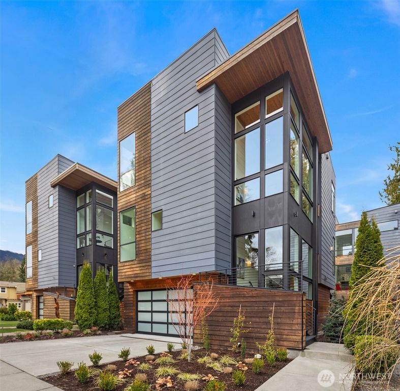 369 3rd Place NW, Issaquah, WA 98027
