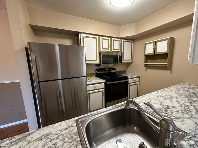 1006 Aspen Drive, Plainsboro, NJ 08536