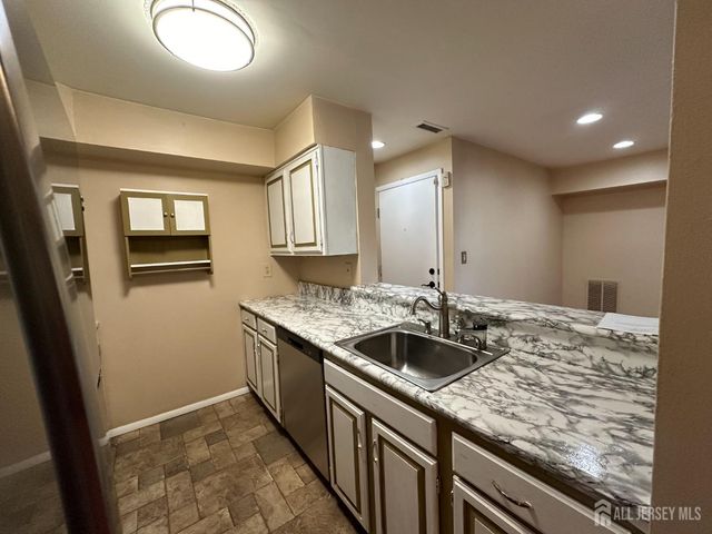 1006 Aspen Drive, Plainsboro, NJ 08536