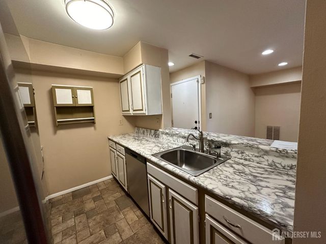 1006 Aspen Drive, Plainsboro, NJ 08536