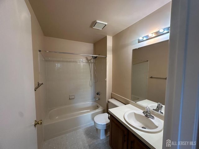 1006 Aspen Drive, Plainsboro, NJ 08536