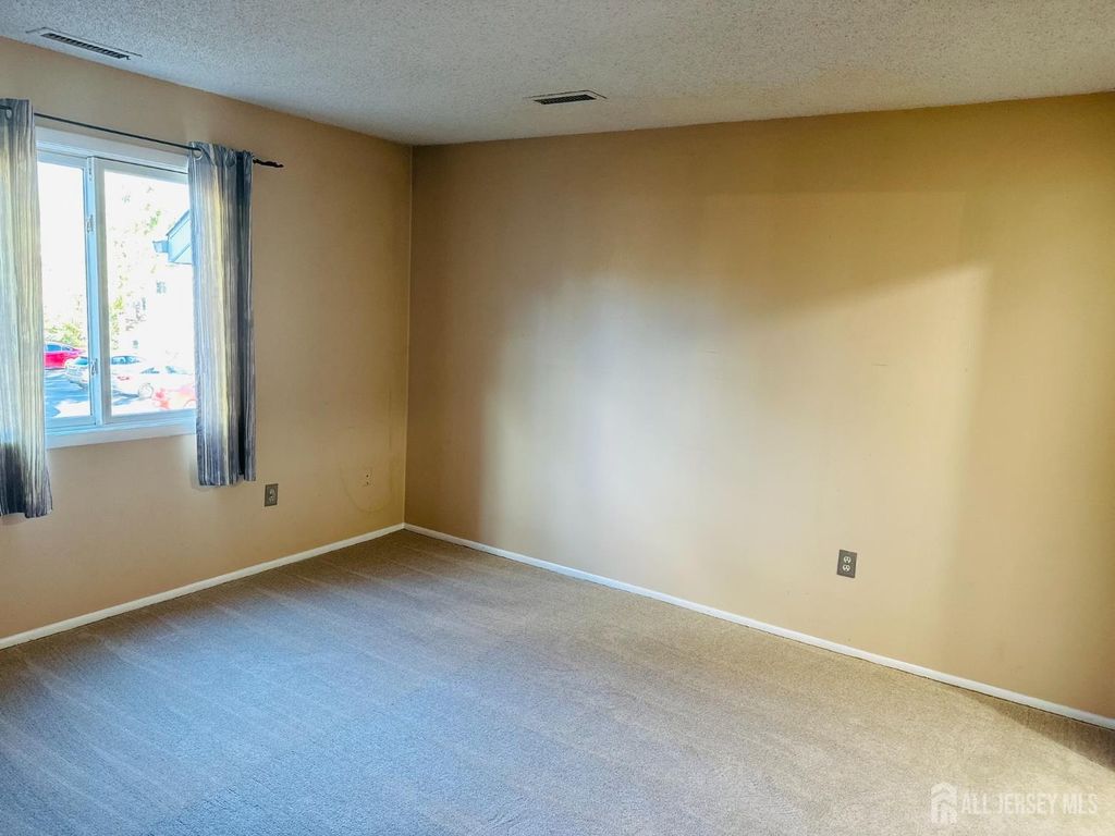 1006 Aspen Drive, Plainsboro, NJ 08536