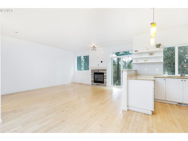 5782 Ne CANARD Ct, Hillsboro, OR 97124