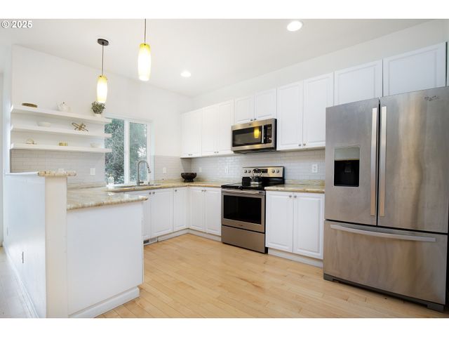 5782 Ne CANARD Ct, Hillsboro, OR 97124