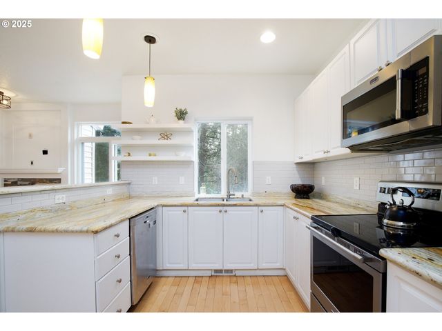 5782 Ne CANARD Ct, Hillsboro, OR 97124