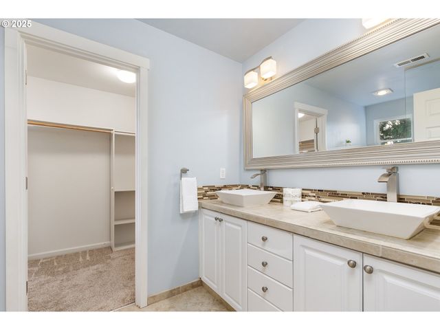 5782 Ne CANARD Ct, Hillsboro, OR 97124