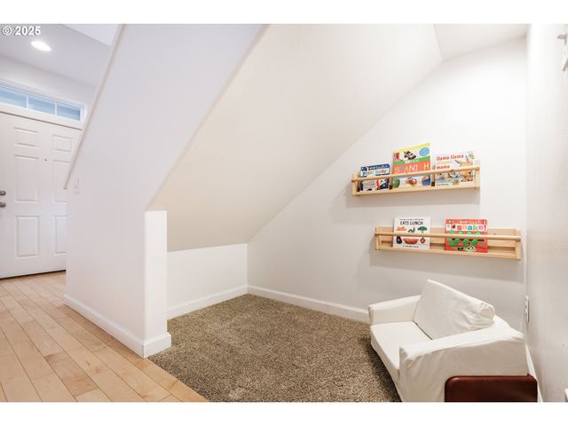 5782 Ne CANARD Ct, Hillsboro, OR 97124