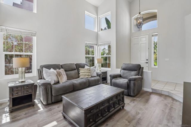 13526 Esprit, San Diego, CA 92128