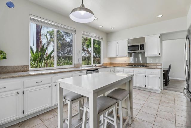 13526 Esprit, San Diego, CA 92128