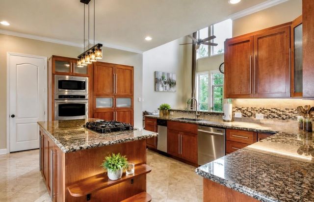 5610 Westerham Street, Weston Lakes, TX 77441