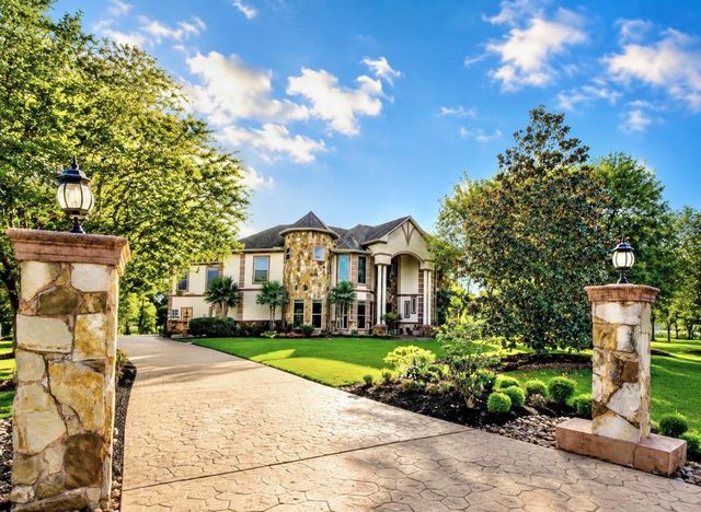 5610 Westerham Street, Weston Lakes, TX 77441