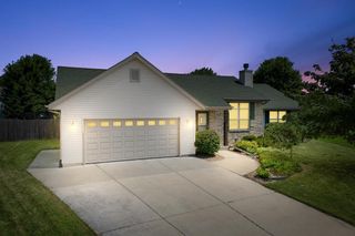 1301 Goldcrest COURT, West Bend, WI 53095