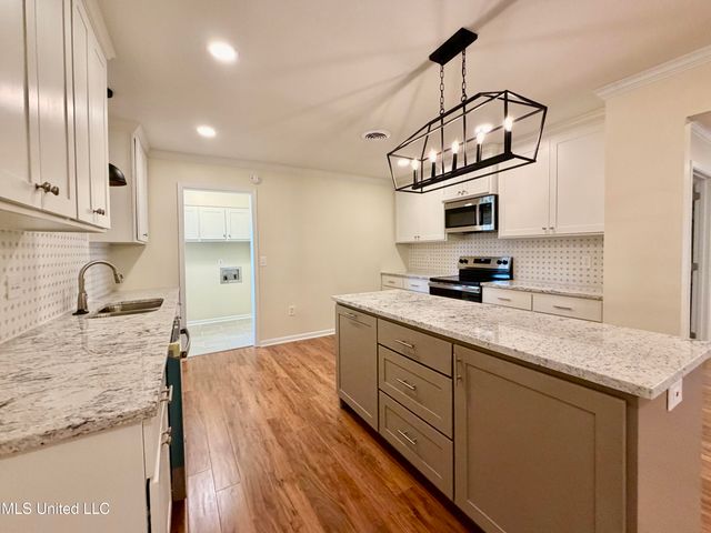 1406 Post Road, Clinton, MS 39056