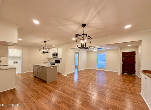 1406 Post Road, Clinton, MS 39056