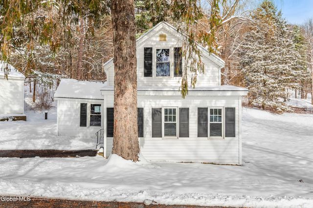 4 Moore Road, East Greenbush, NY 12061