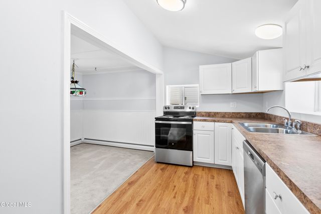 4 Moore Road, East Greenbush, NY 12061