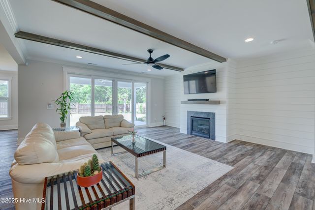 374 Yucca Lane, Wilmington, NC 28412