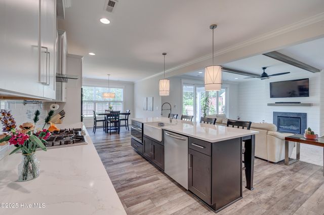 374 Yucca Lane, Wilmington, NC 28412