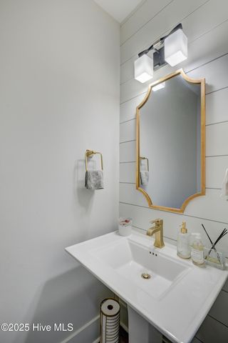 374 Yucca Lane, Wilmington, NC 28412