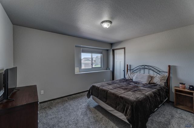 342 E BENGAL DR, Rapid City, SD 57701