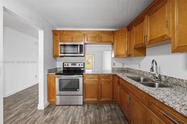 145 Lake Nancy Ln 230, West Palm Beach, FL 33411