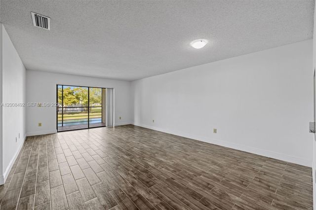 145 Lake Nancy Ln 230, West Palm Beach, FL 33411