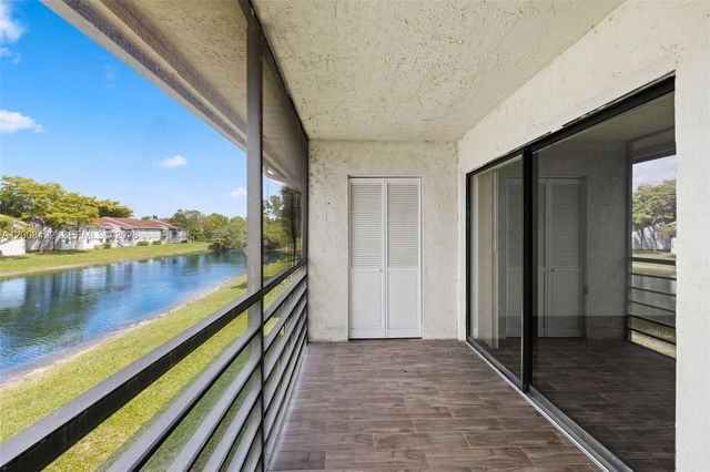 145 Lake Nancy Ln 230, West Palm Beach, FL 33411