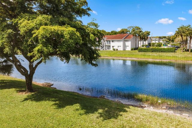 145 Lake Nancy Ln 230, West Palm Beach, FL 33411