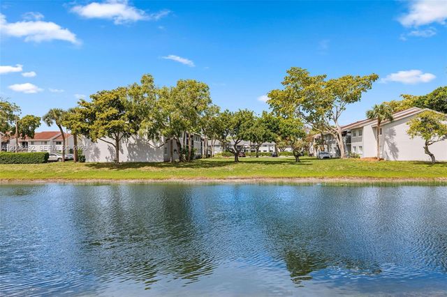 145 Lake Nancy Ln 230, West Palm Beach, FL 33411