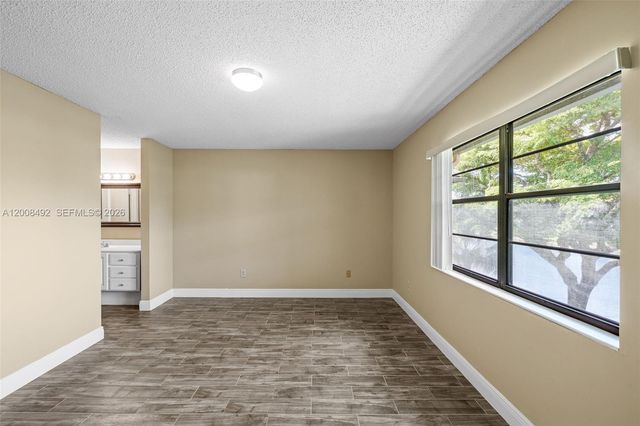 145 Lake Nancy Ln 230, West Palm Beach, FL 33411