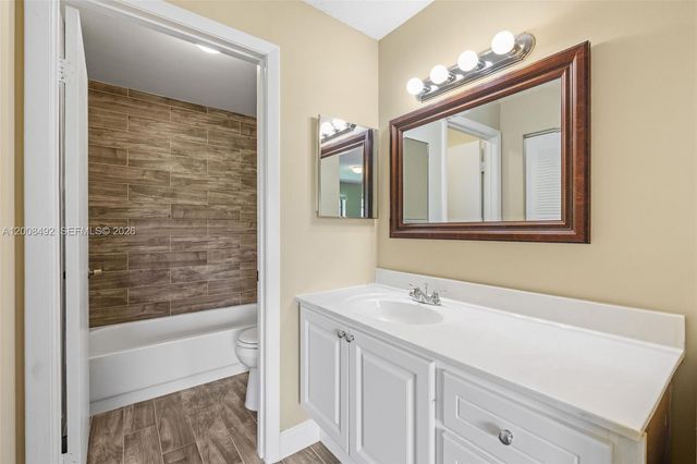 145 Lake Nancy Ln 230, West Palm Beach, FL 33411