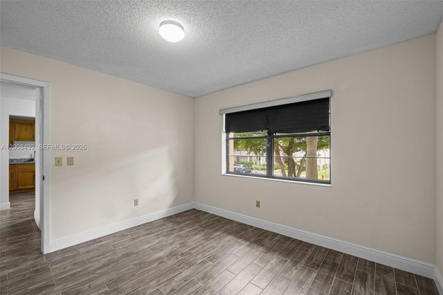 145 Lake Nancy Ln 230, West Palm Beach, FL 33411