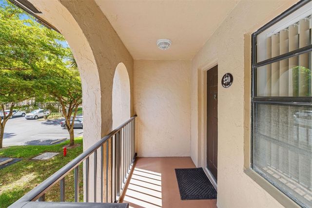 145 Lake Nancy Ln 230, West Palm Beach, FL 33411