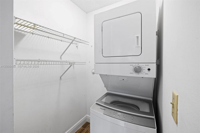 145 Lake Nancy Ln 230, West Palm Beach, FL 33411