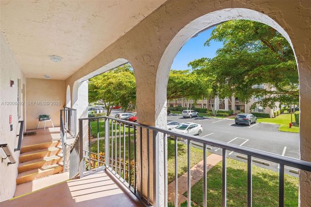 145 Lake Nancy Ln 230, West Palm Beach, FL 33411