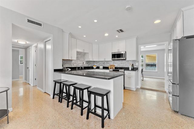 5208 ANSLEY CIRCLE, Tampa, FL 33610