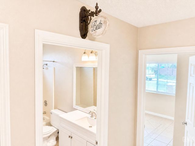 3125 Silver Spur Way, Bakersfield, CA 93312
