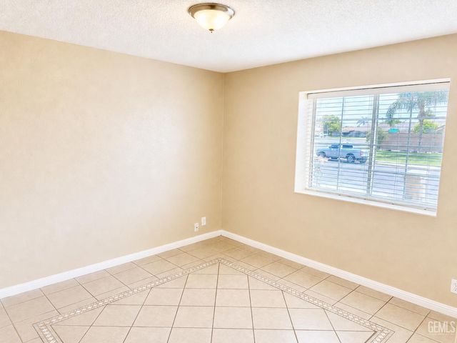 3125 Silver Spur Way, Bakersfield, CA 93312