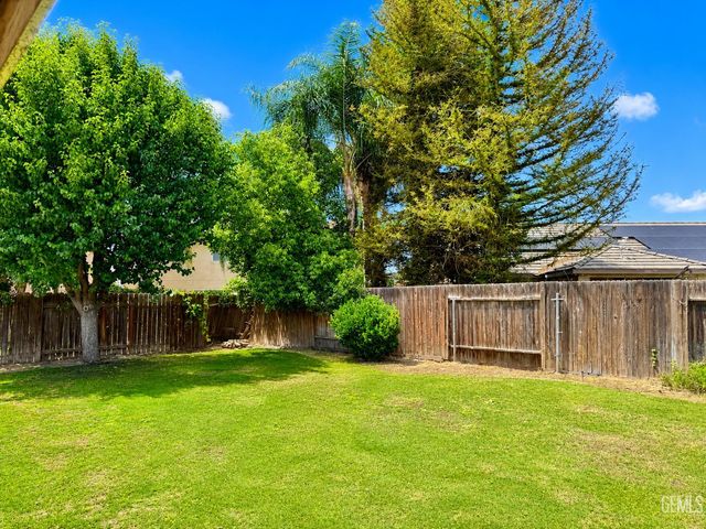 3125 Silver Spur Way, Bakersfield, CA 93312