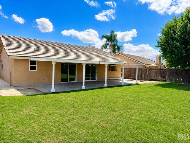 3125 Silver Spur Way, Bakersfield, CA 93312