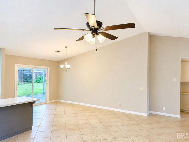 3125 Silver Spur Way, Bakersfield, CA 93312