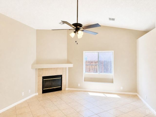 3125 Silver Spur Way, Bakersfield, CA 93312