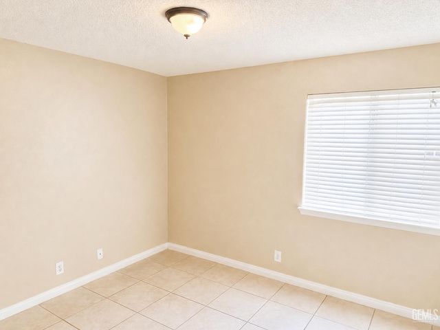 3125 Silver Spur Way, Bakersfield, CA 93312
