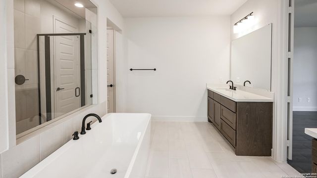 657 Inner Path, New Braunfels, TX 78132