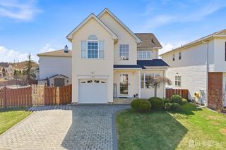 24 Rubar Drive, Sayreville, NJ 08859