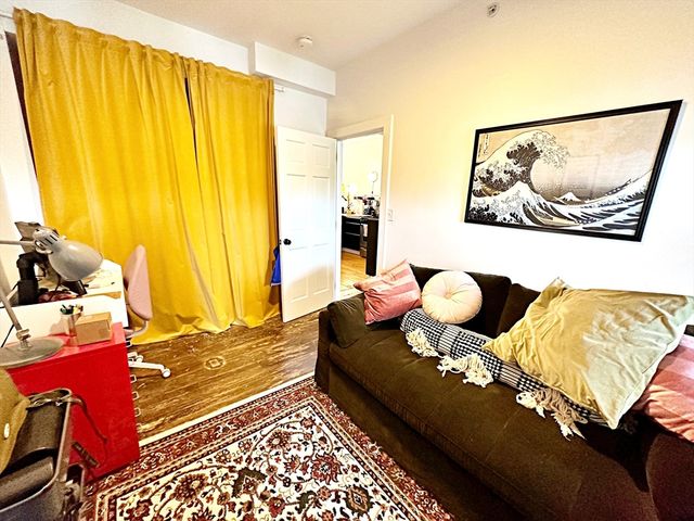 264 Sumner St 3, Boston, MA 02128