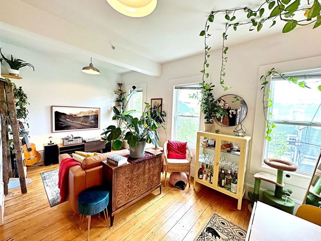 264 Sumner St 3, Boston, MA 02128